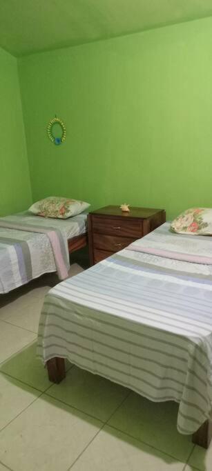 Cheerful 2-Bedroom Home In Falmouth Garden Экстерьер фото